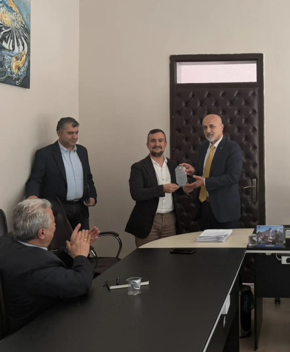 Görevi Sonlanan Dekan Yardımcılarımıza Plaket Takdim Edildi